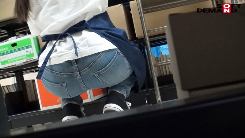 「【素人女子大生】倉庫バイト娘の濃厚ご奉仕ハメ撮り｜中出し＆ごっくんで魅せる地味カワ美女の本性」のサンプル画像4枚目