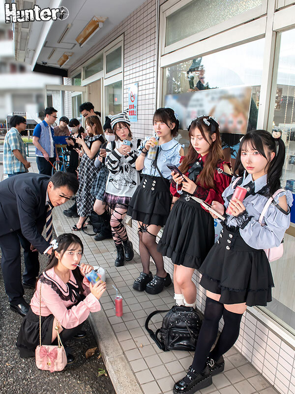「【素人ビッチ】地雷系女子との援交体験!手コキ・フェラ・騎乗位で奉仕する立ちんぼ娘たち」のサンプル画像1枚目