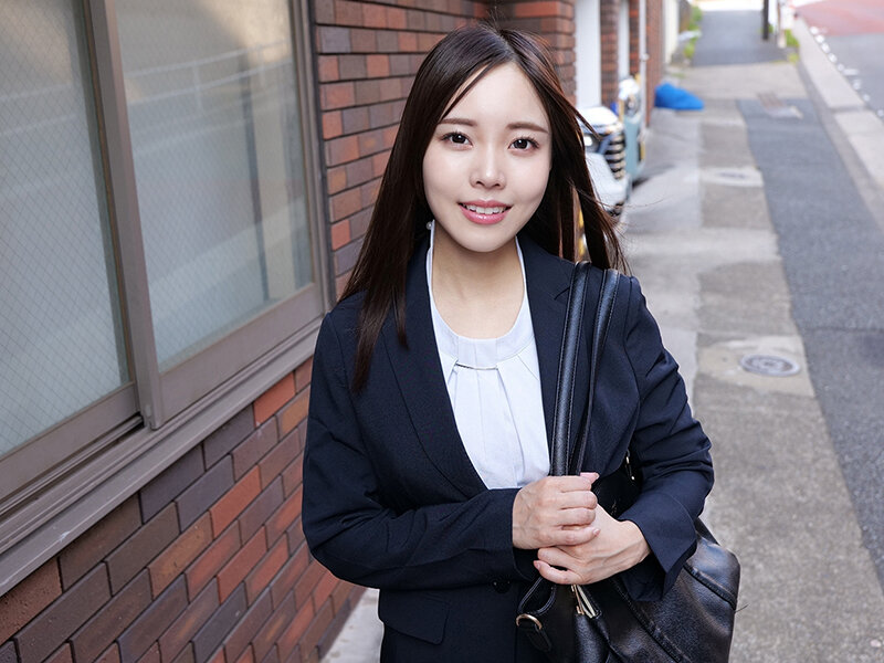 「【素人秘書】ビジネススーツの美人OLが中出しされてイキまくる!大手企業秘書のガチ絶頂映像」のサンプル画像15枚目