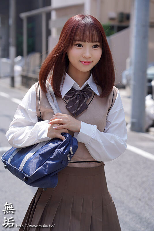 「渡来ふう 制服姿で羞恥イタズラ&中出し!絶対服従カメラで可愛い陽キャが言いなりに」のサンプル画像1枚目