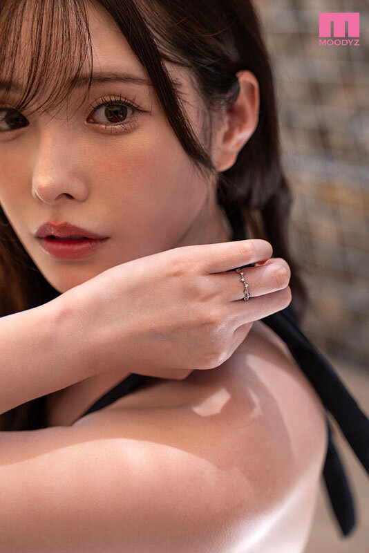 「新ありな 水着姿で魅せるスレンダー美乳ボディ｜再見で話題の美女グラビア映像」のサンプル画像2枚目