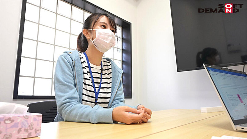 「森川玉緒のハメ撮り動画｜ビジネススーツ姿の美少女ADがAVデビュー」のサンプル画像2枚目