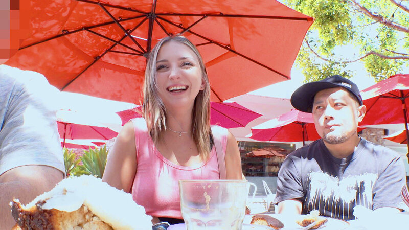 「【素人白人美女】ロスでナンパした巨乳娘10人に中出し！可愛すぎる金髪美女たちとの濃厚映像300分」のサムネイル