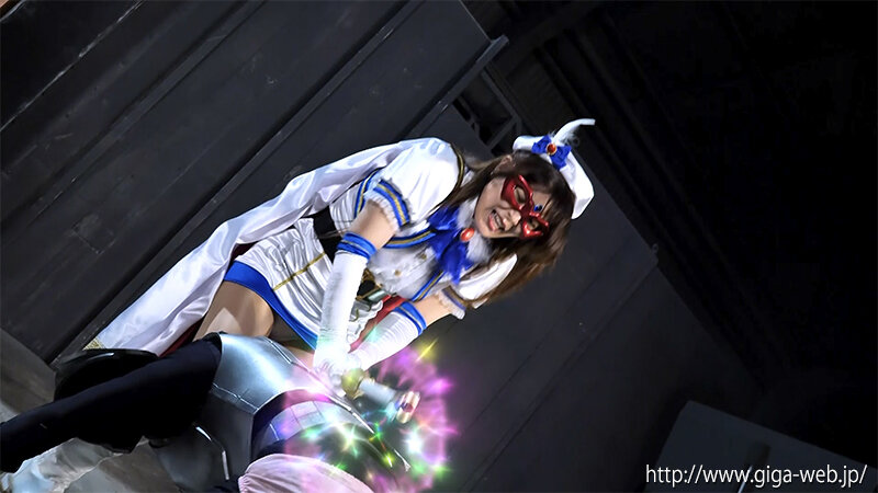 「新村あかり 女戦士コスプレで魔法少女に変身!恥辱の戦闘シーン満載の特撮風AVが話題」のサンプル画像5枚目