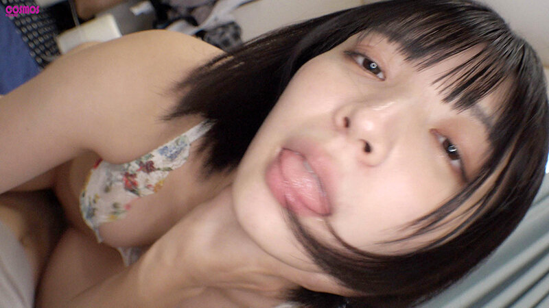 「【素人人妻】欲求不満なシングルマザーゆみ28歳が中出し乱交で絶頂！顔射ごっくんも堪能」のサンプル画像8枚目