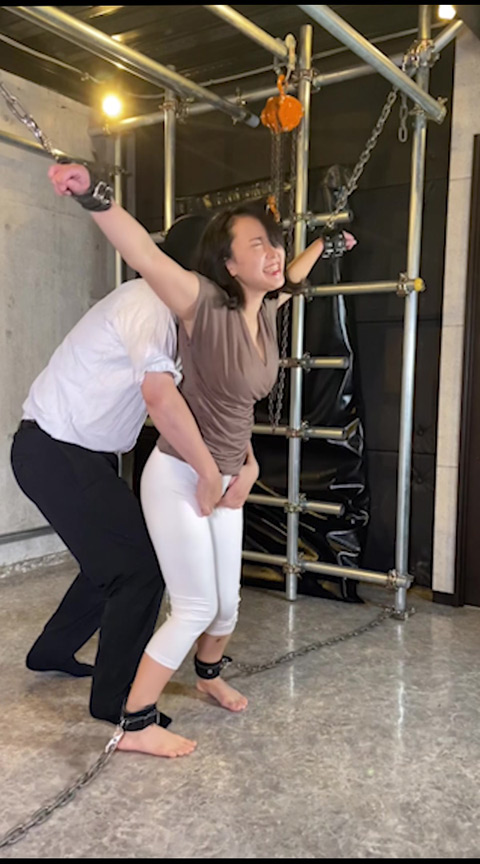 「海埜ほたるのくすぐり責め動画｜悶絶必至のこそばし拷問プレイが見逃せない」のサンプル画像9枚目