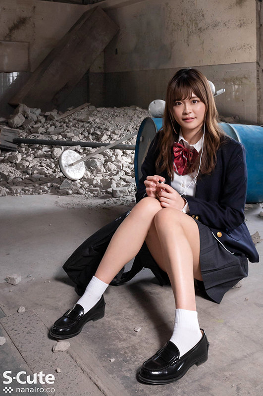 「花音うらら・桜井千春ら美少女6人の制服野外露出フェラ｜廃墟ロケ撮影ベストコレクション」のサンプル画像6枚目