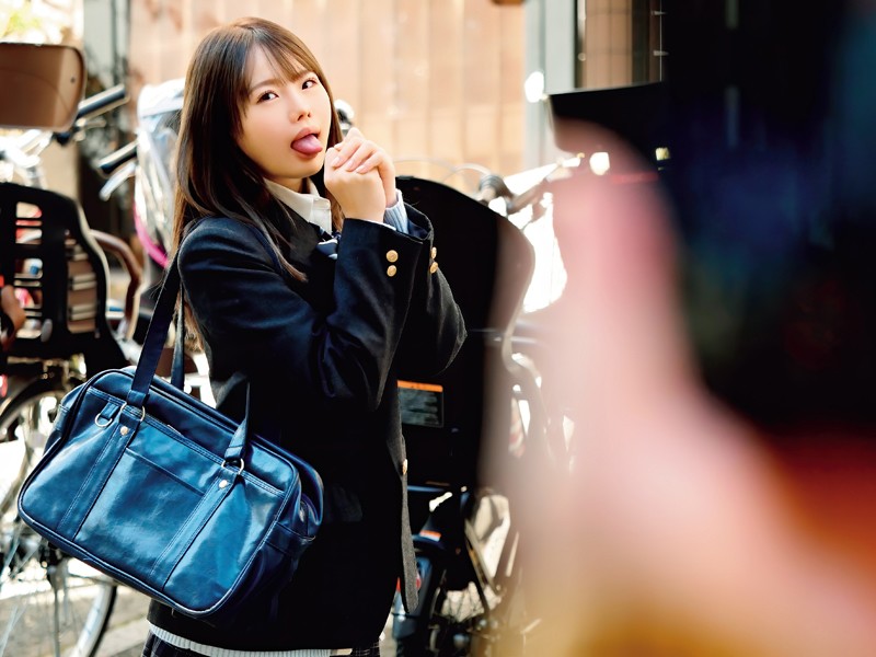 「松本いちか 小柄な女子校生従妹の痴女フェラテクに我慢できず何度も求めてしまった」のサンプル画像4枚目