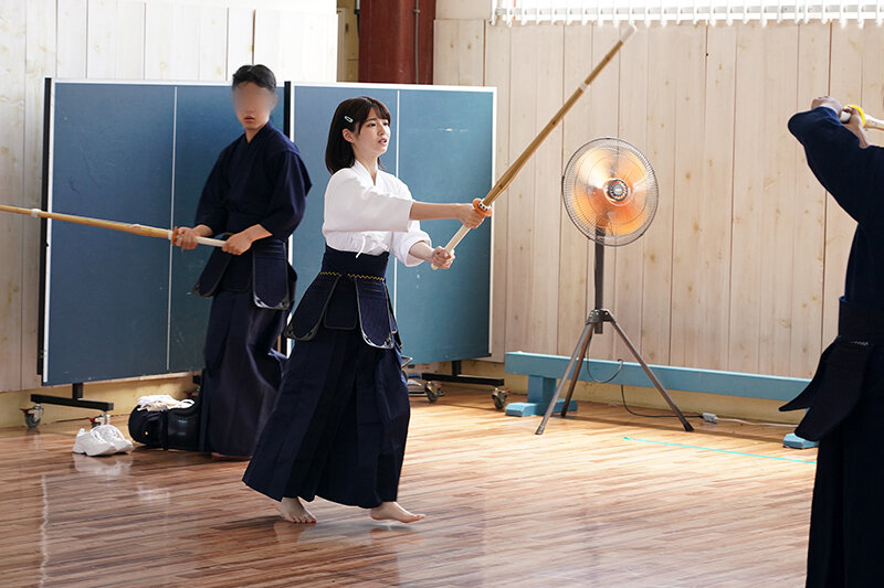 「【女子校生】清純美少女が媚薬で理性崩壊！潮吹きオナニー＆イラマチオで激イキアクメ」のサムネイル