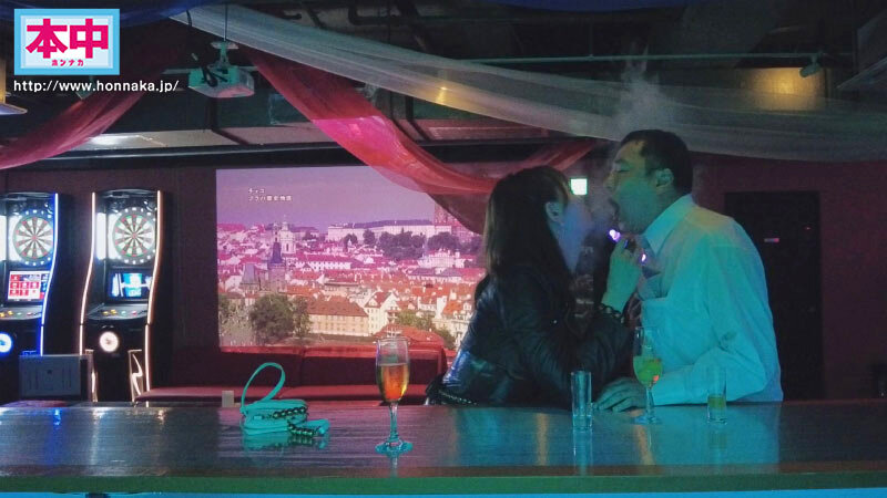 「美谷朱里が痴女お姉さんに!M男を騎乗位で責めて中出しさせる逆ナンプレイ」のサムネイル