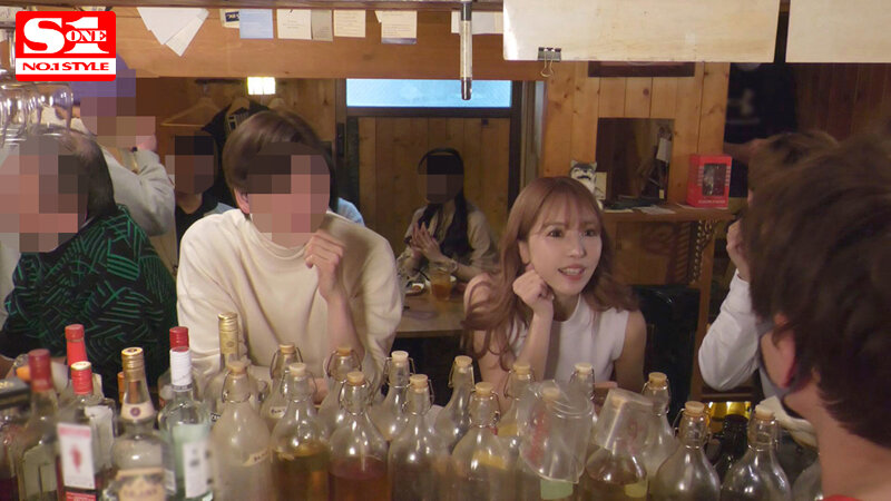 「三上悠亜の巨乳密着ドッキリ企画！即ハメ＆フェラで攻める前代未聞のサプライズ撮影」のサンプル画像7枚目