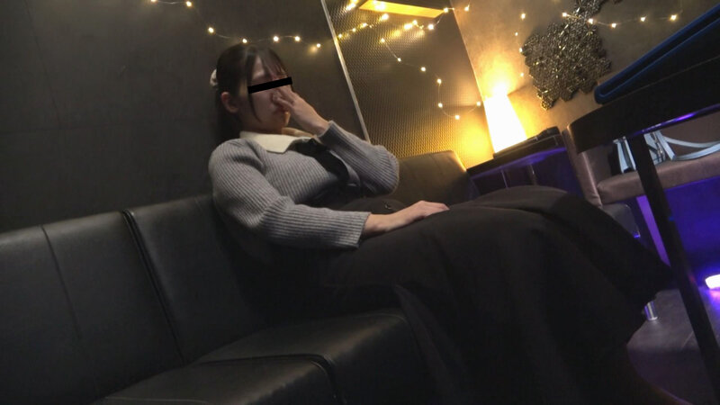 「【素人人妻】カラオケBOXで白昼不倫セックス|局部接写&中出し濃厚交尾【主婦ナンパ】」のサンプル画像1枚目