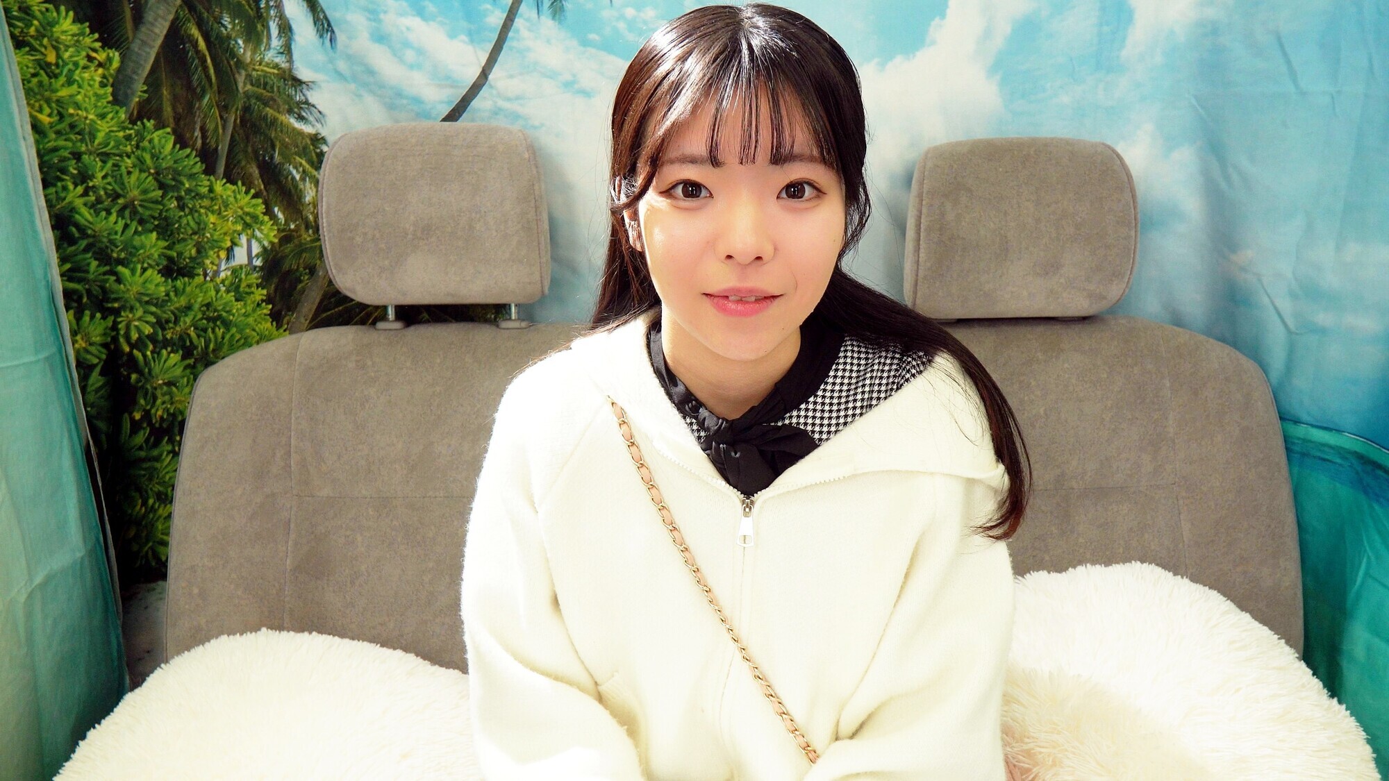 「騎乗位ディルド腰振りチャレンジ！失敗したら即ハメ罰ゲーム！！お嬢様系はづきちゃん編」のサムネイル