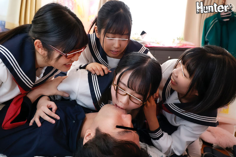 「【姉妹・女子校生】陰キャなオタク義妹と友達が中出し乱交で脱二次元！打ち解けない義妹の本性とは」のサンプル画像3枚目