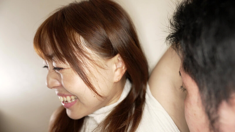 「【赤城穂波】素人お姉さんをナンパ！変態リクエストに応える個人撮影動画」のサンプル画像18枚目